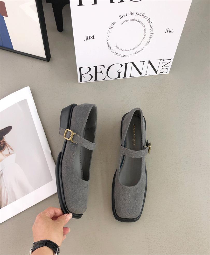 Retro Mary Jane Shoes Women's 2025 New French Temperament Elegant Velvet Square Head Shallow Mouth Thick Heel Evening Shoes