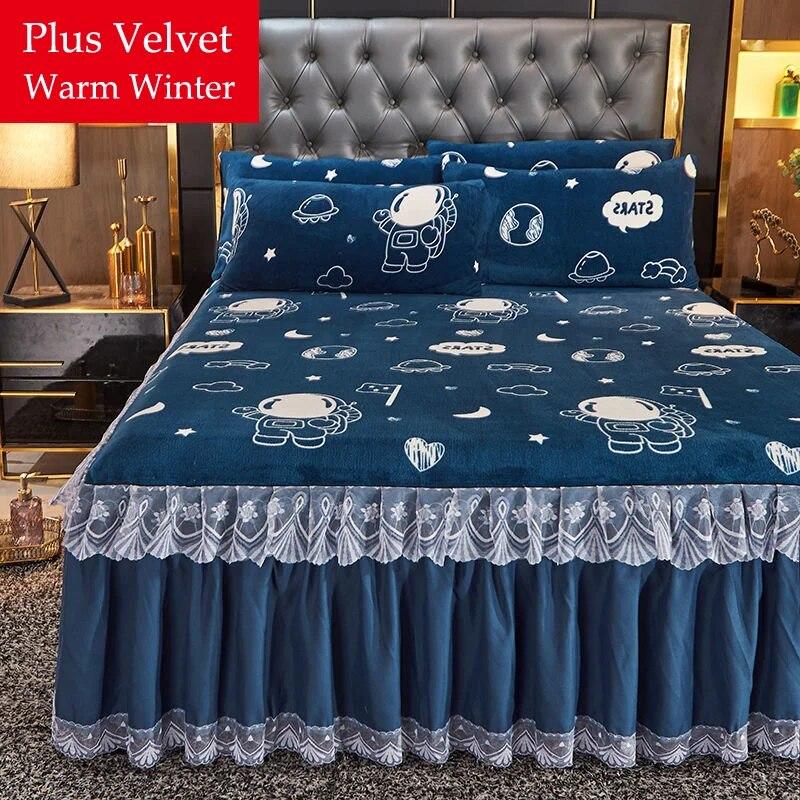 Warm Bed Skirt Crystal Velvet Thickened Bedspread Three Piece Set Flannel Bed Linens King Queen Size with Pillowcases