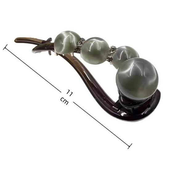 

Летний зажим-твист: Женская объемная прическа с заколкой