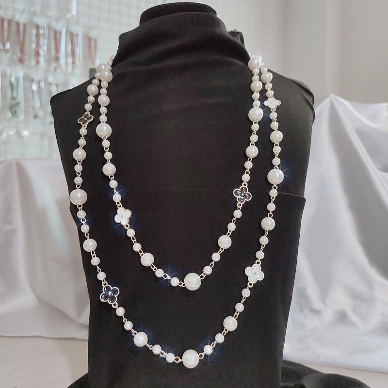 "2024 Light Luxury Pearl Necklace: Elegant Long Sweater Chain for Women, Perfect for Autumn & Winter"