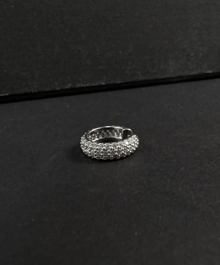 Baradu 925 Glow Pave Earcuff