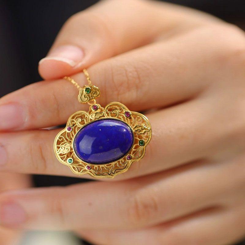 Classical Lapis Lazuli Necklaces High Sense Elegant Simple Ancient Gold Craft Hollow Crystal Dark Blue Pendant Fashion Jewelry