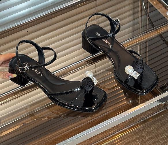 

Set of toe high-heeled sandals for women s 2025 summer new French black flower with skirt thick heel leaking toe fashion sandals 35