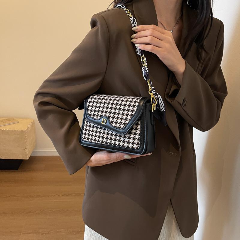 Autumn and Winter New Women's Bags Fashionable Versatile Chain Small Square Bag Single Shoulder Oblique Span Women's Bag