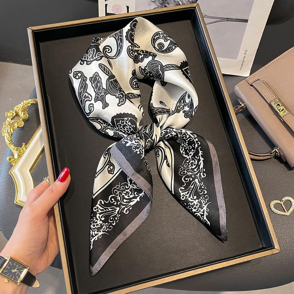 Luxury Women Mulberry Silk Scarf Fashion Pattern Design Square Scarves Bandanna Wraps Decoration Hairband