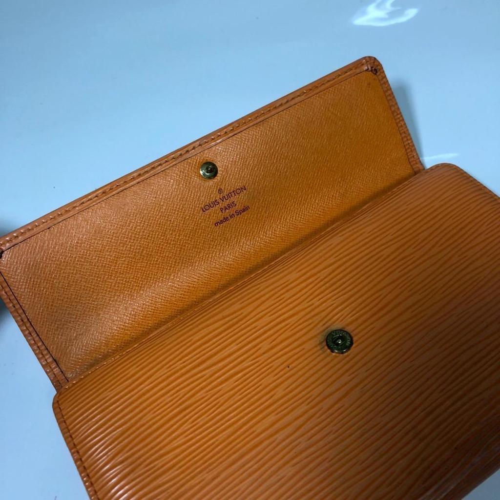 Used LOUIS VUITTON Epi Portefeuille Tresor International