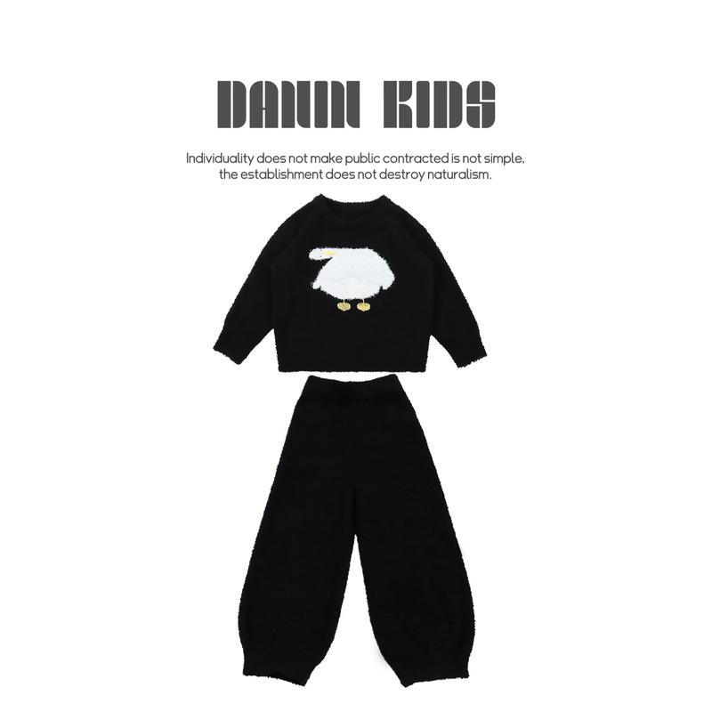 

Danyi Kids Crooked Head Goose Thermal Velvet Pajama Set 150
