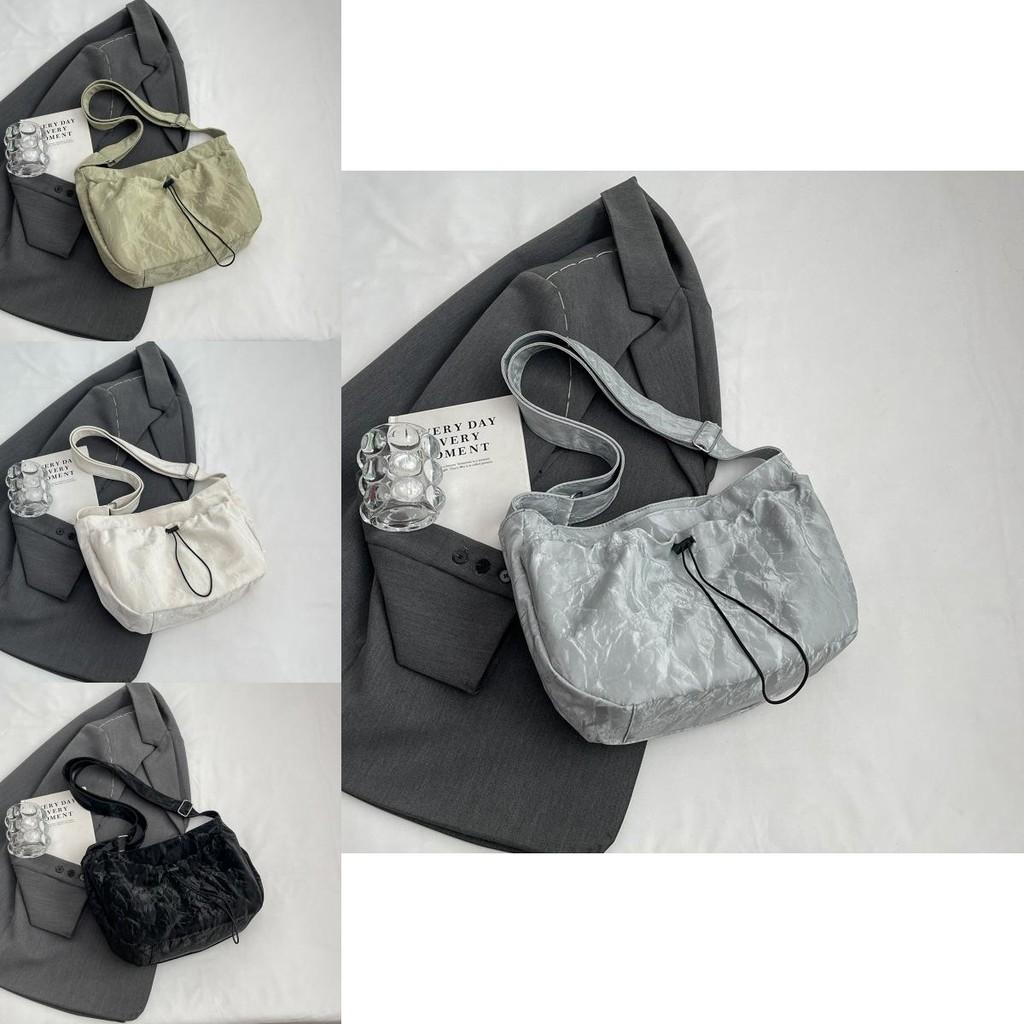 Stylish And Modern Canvas Tote Bag For Women With Large Capacity Perfect For Daily Use