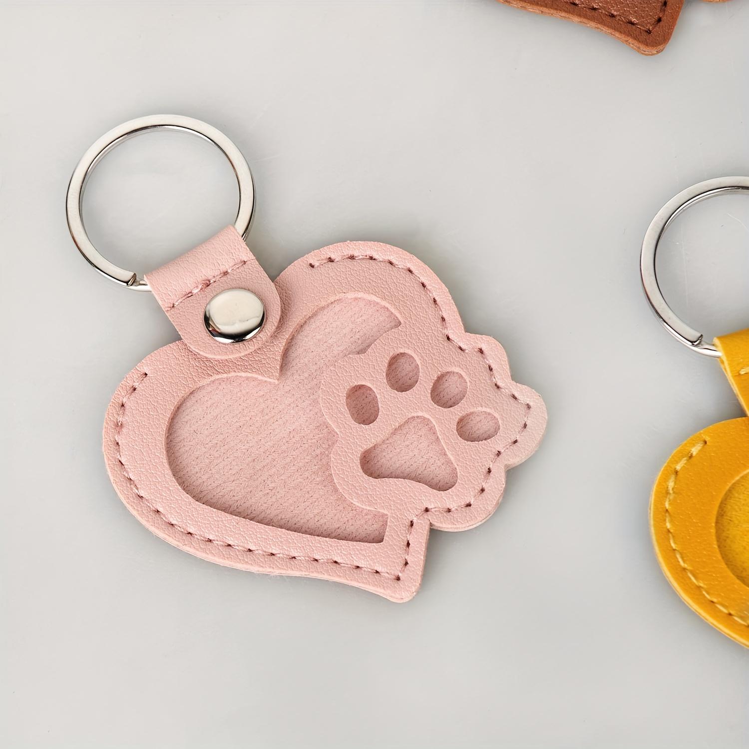 

1pc PU Leather Pet Hair Collector Keychain - Paw Print & Bone/Heart Cutout Design with Lanyard Loop - Pet Lover Gift розовый