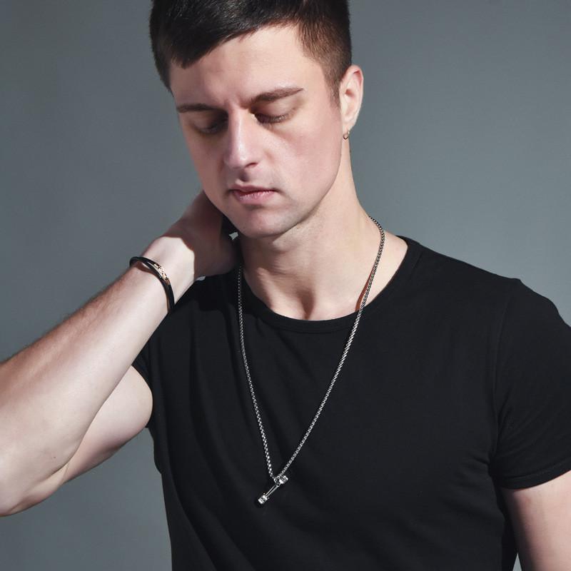 Collier Homme en Acier Titane Avec Pendentif et Chaîne à Perles Pour un Usage Décontracté