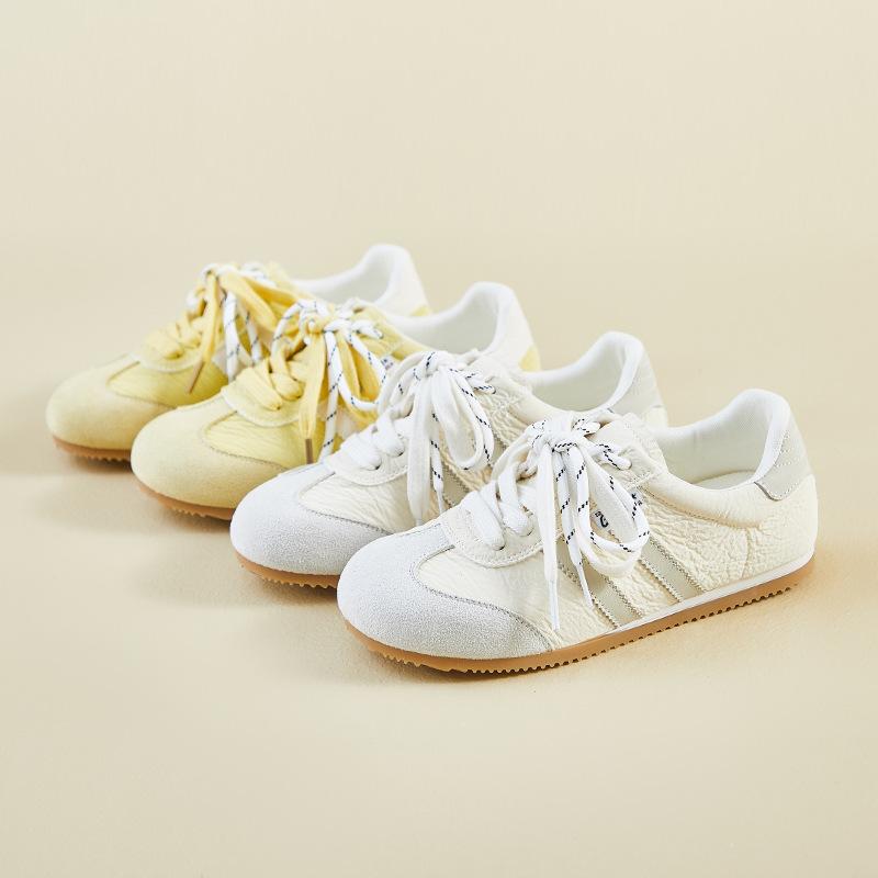 ins Korean version of the new lightweight retro German training little white shoes female spring student flat casual shoes street shot A88