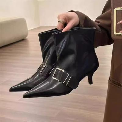 Moda Bico Fino Tira com Fivela de Metal Botas Curtas Para Mulher Feminina Salto Alto Fino 2024 Novo Tecido de Couro Elegante Sexy Sapatos de Inverno