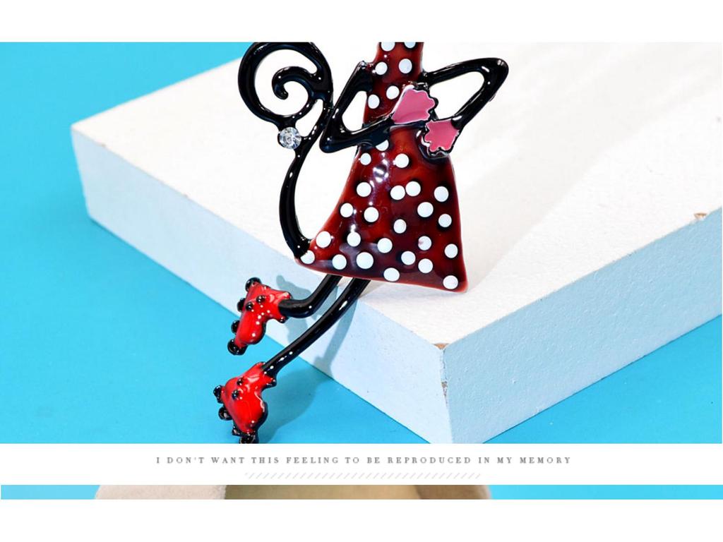 Cute Kitten Enamel Brooch: Versatile Cartoon Pin for Women