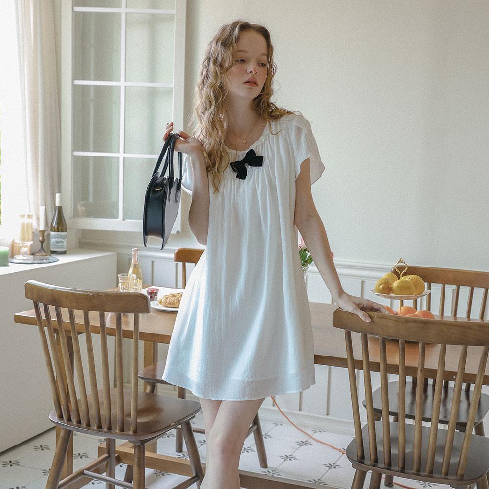 Ceme Adu Cest_Black Ribbon Flare Dress_White