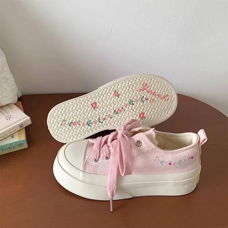 

Оригинальные студенческие парусиновые туфли 2025 года, летние, тонкие, дышащие, женские, ins, универсальные, с вышивкой, маленькие белые туфли, платформа, повседневные 40