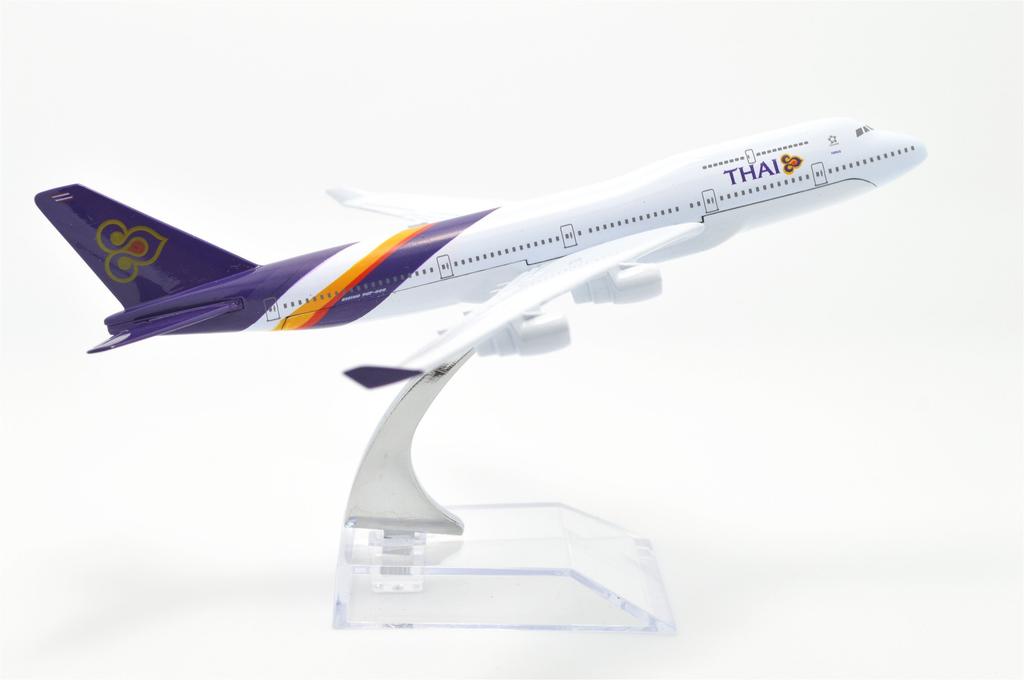 TANG DYNASTY 16cm Thai Airways B747 Alloy Plane Model Toy 1/400