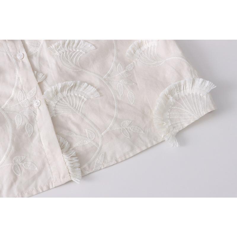 Vroubkovaná Zen trojrozměrná výšivka s kulatým výstřihem třásňová košile brzy na jaře