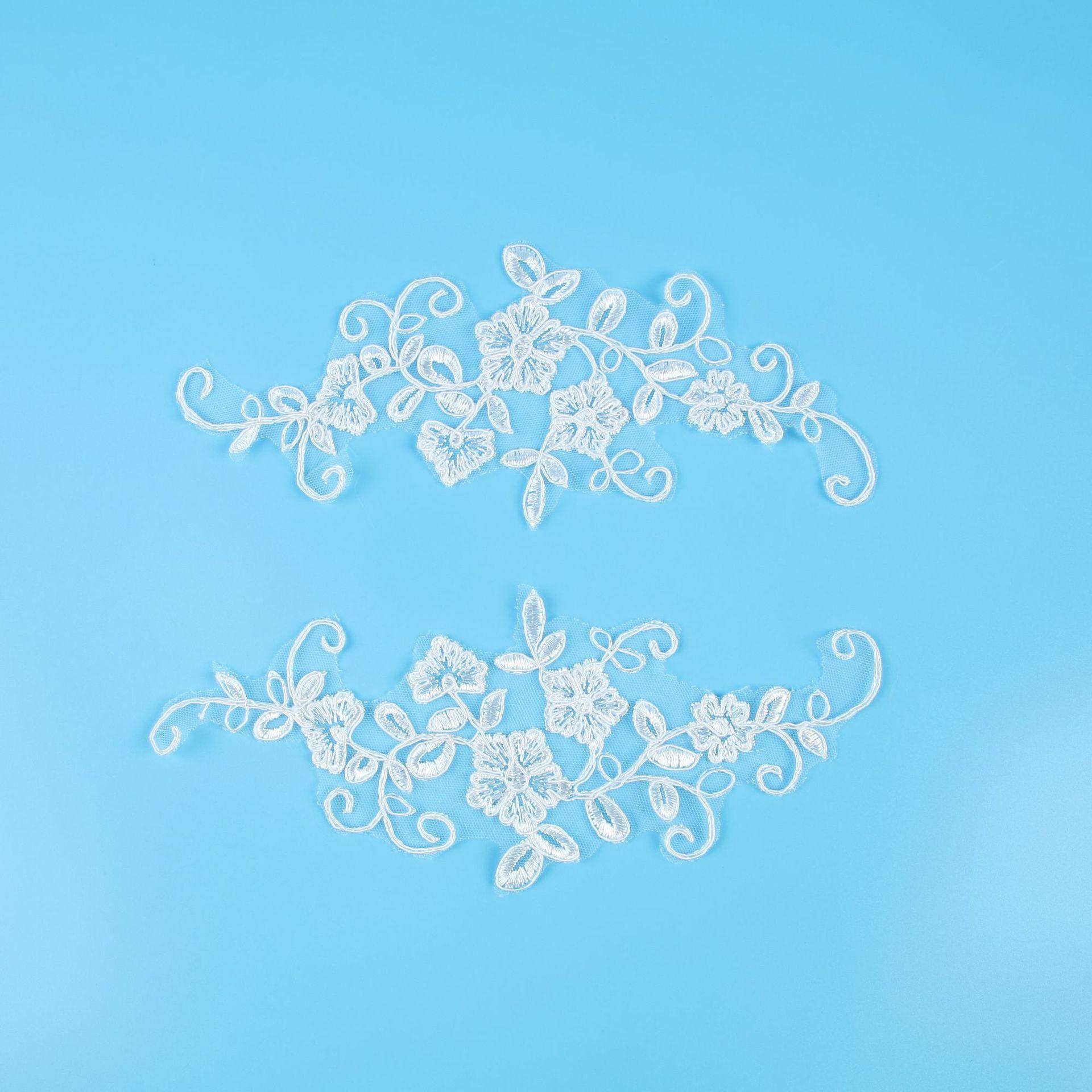 

Classic Lace Embroidered Car Bone Lace, Wedding Dress Decoration Lace To Flower, Clothing Accessories Flower Sticker Lace White * 25 * 10CM