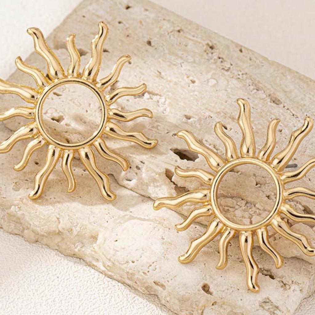 Personalized design sense premium sun stud earrings retro fashion sun flower earrings