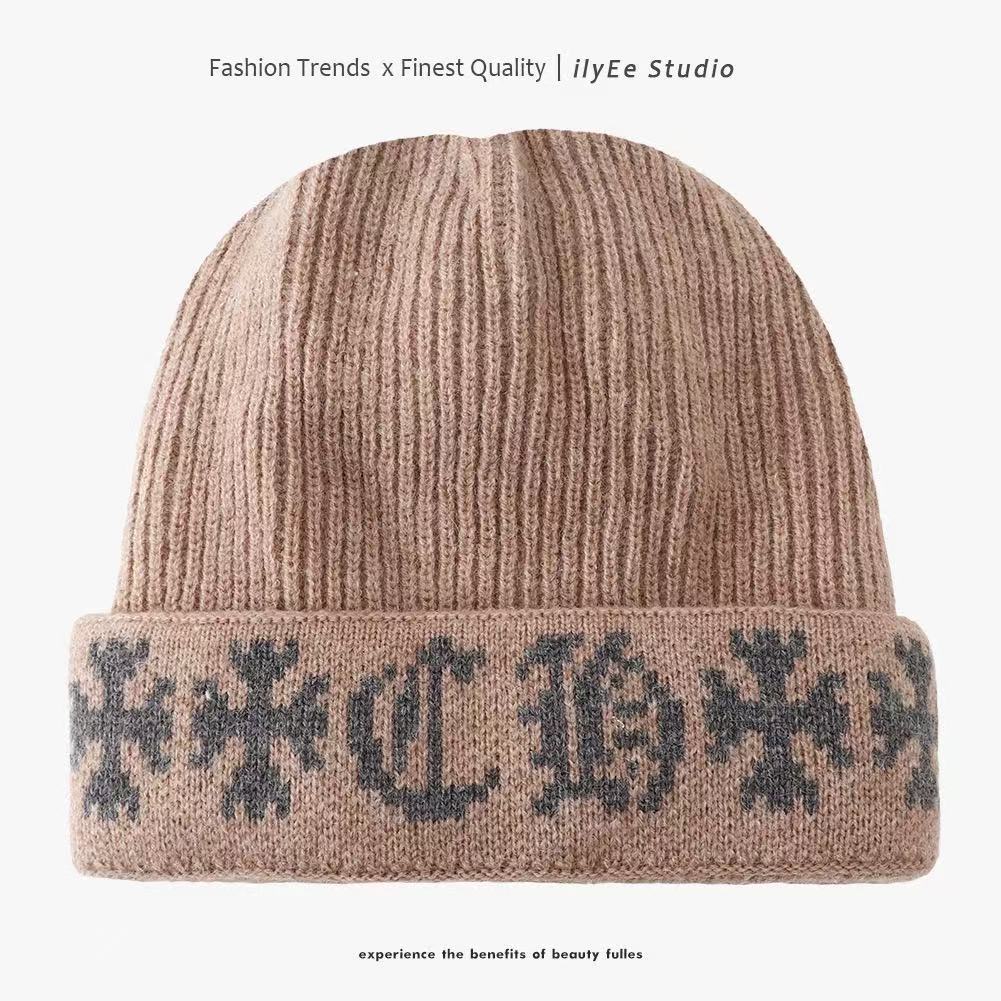 Face showing Small Knitted Letter Logo Men's Woolen Hat Korean Style Hat Autumn and Winter Plus Velvet Thickened Ear Protection Pullover Hat