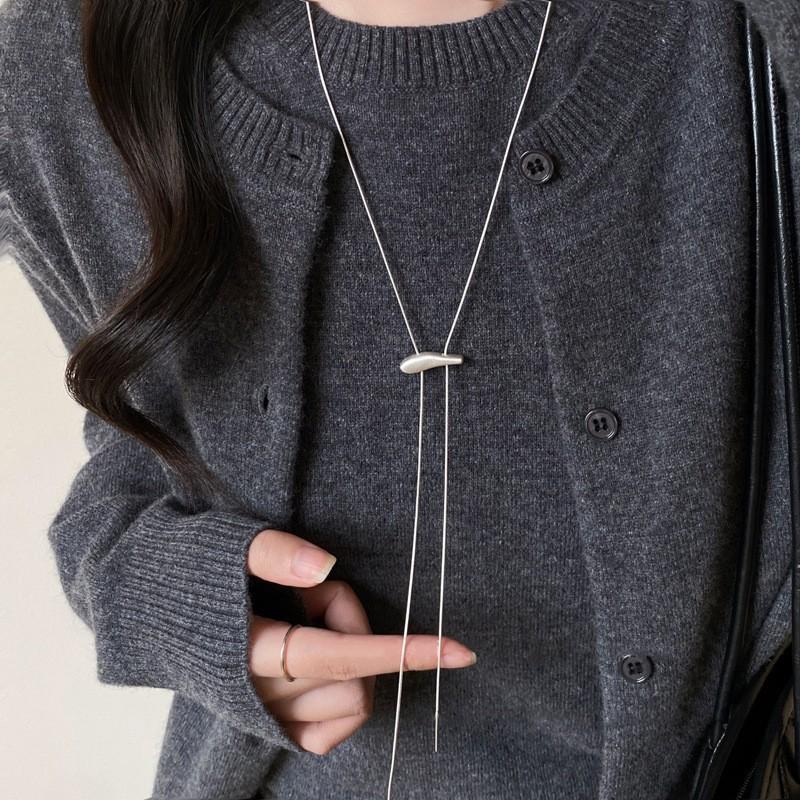 Women's Minimalist Water Drop Pendant Necklace - Versatile Autumn/Winter Fashion Long Sweater Chain