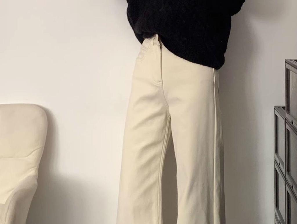 Women's Plus Size White Micro Flare Jeans, Loose Fit for Autumn 2025