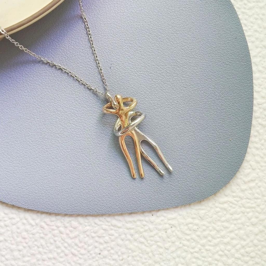 New Personality Fashion Couple Hug Slippable Pendant Necklace for Women Men Charm Collar Jewelry Creativity Anniversary Gift