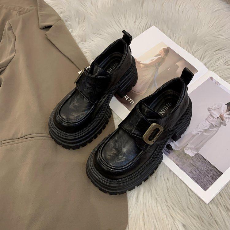 

British style platform heightening small leather shoes women s autumn 2025 new retro versatile skirt small single shoes 35