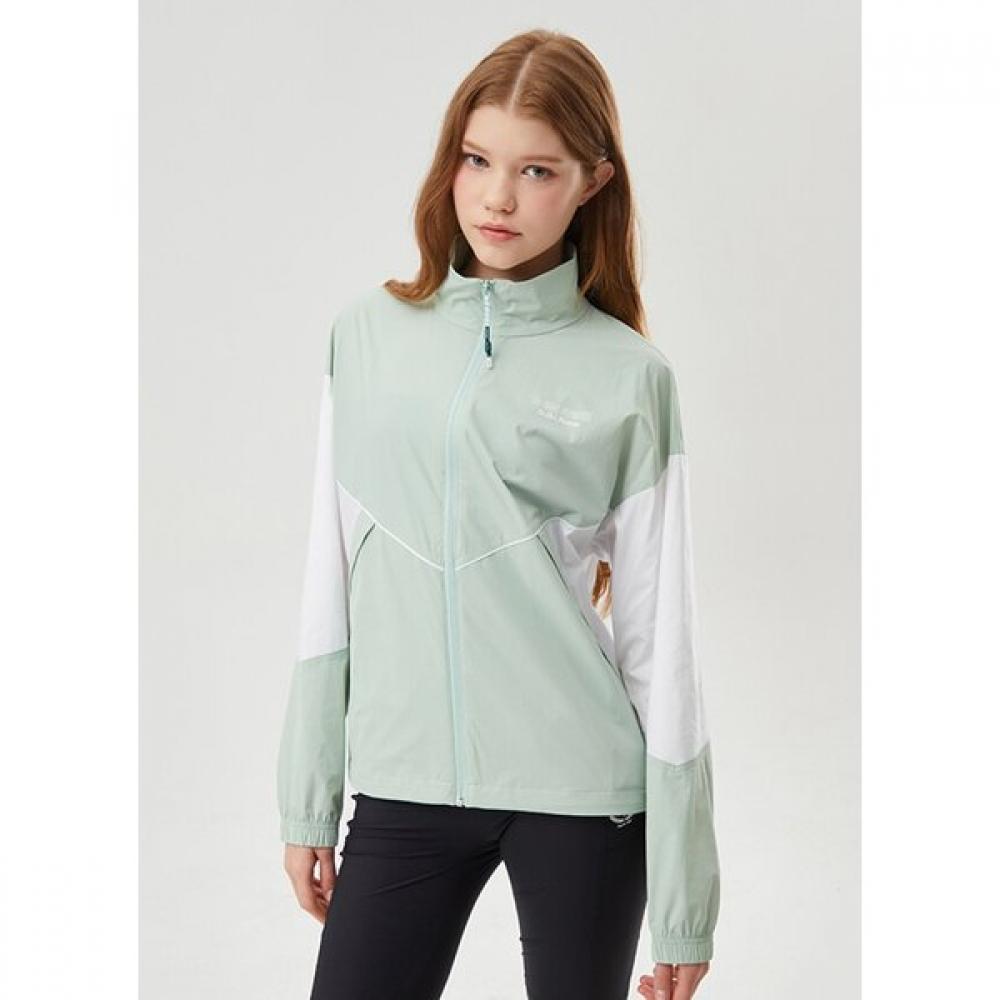 

Le Coq Sportif [cLearance][70 Off] Lightweight Chevron Stretch Jacket Qp223tjk51 OWT white/90 female M