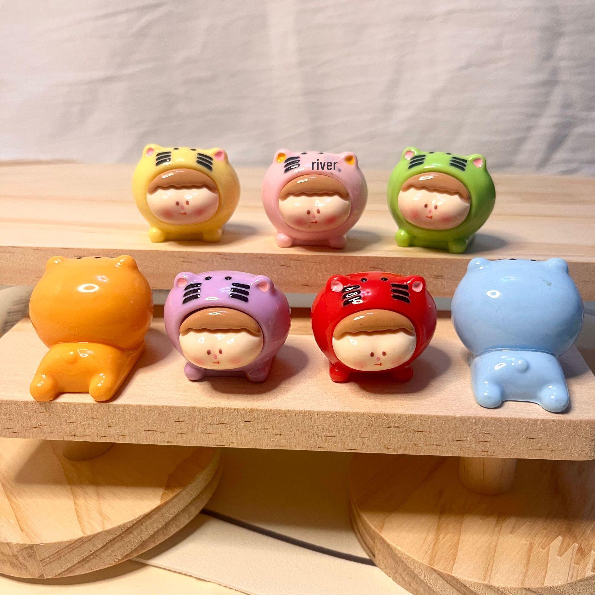 

Слепой пакет Lilith Solid Color Lacquer: Милая игрушка-кукла в виде тигра