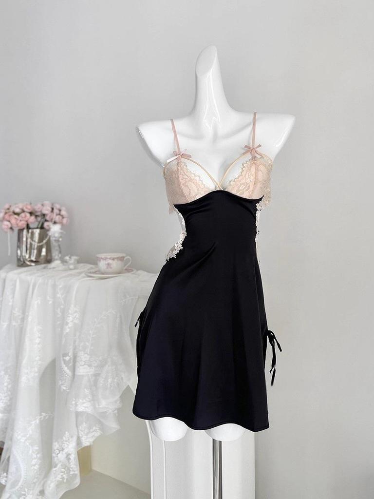 Roseberry Captivating Lace Ice Silk Nightdress – Elegant French Design with Slimming Fit