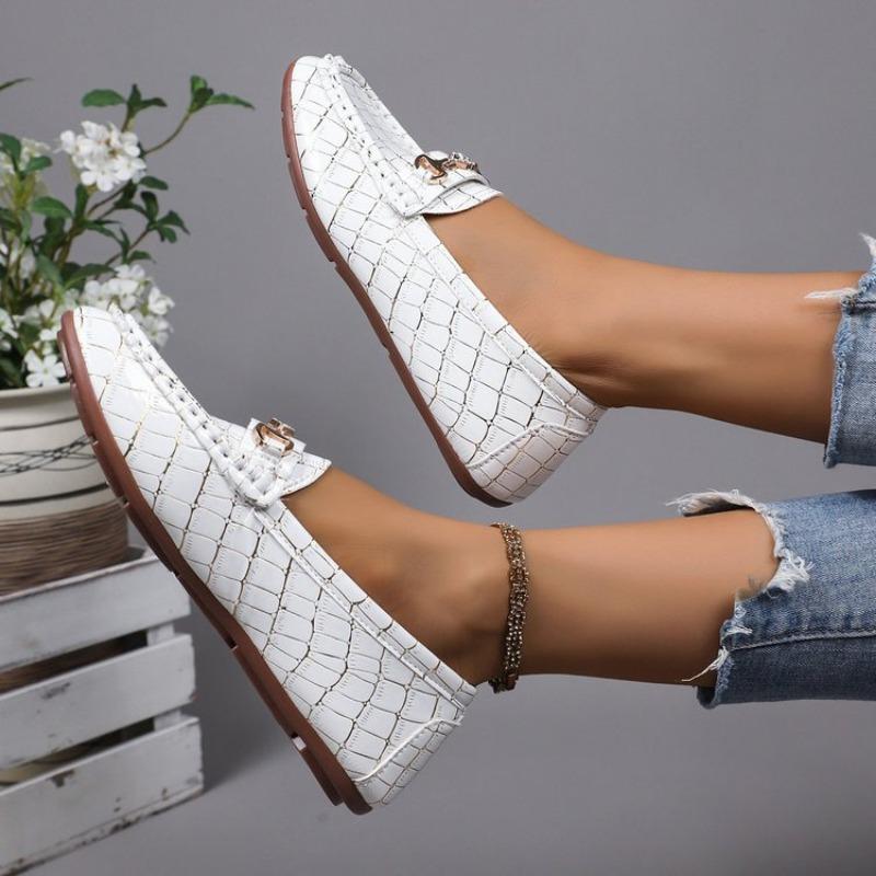 Plus-size Casual Single Shoes, New Fashionable Women's Shoes, Metal Buckle Loafers On One Foot