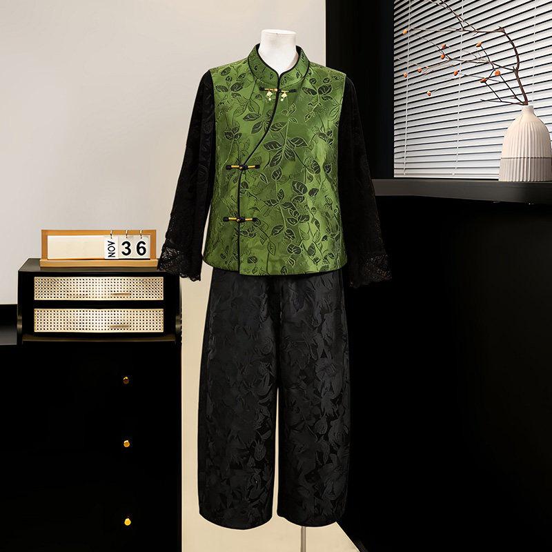

Elegant Spring Floral Three-Piece Set for Middle-Aged & Elderly Moms 2XL for 60-67.5 kg зелений