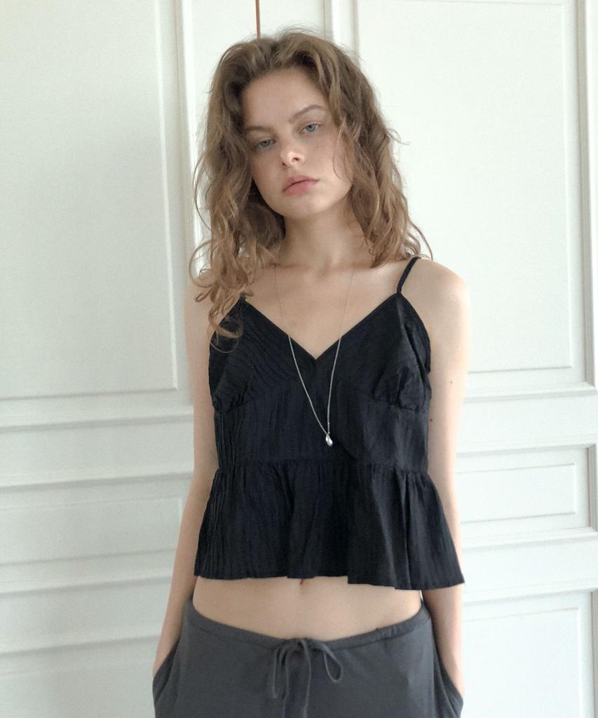 DELIDI Maga Sleeveless Blouse (Black)