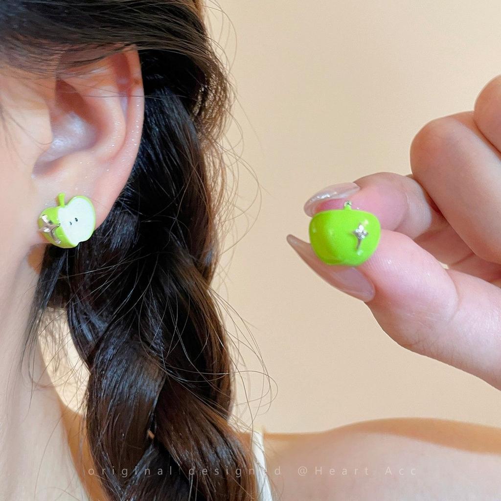 Apple Ping An An! Cute red apple stud earrings for women's niche high-end earrings, sweet wind temperament 2025 earrings.