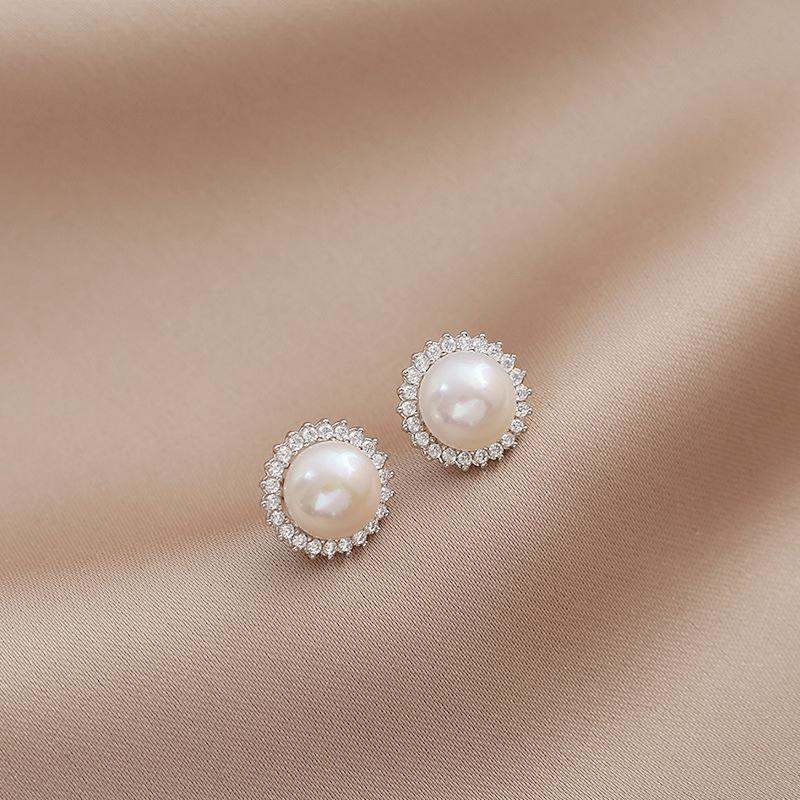 S925 Sterling Silver Pearl Flower Stud Earrings: Japanese Korean Style with Rhinestones for a Sophisticated, High-End Look