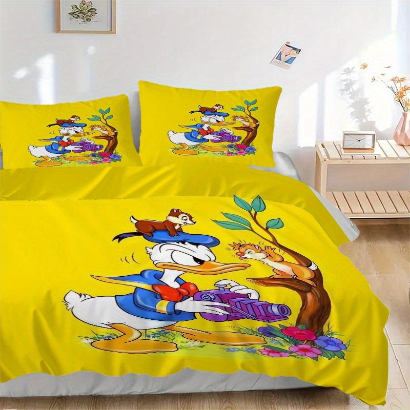 

3pcs Donald Duck and Friends Print Cover Set Ultra Soft, Breathable, and Comfortable Bedding with Stylish Design for Bedroom and Guest Room 135x200cm