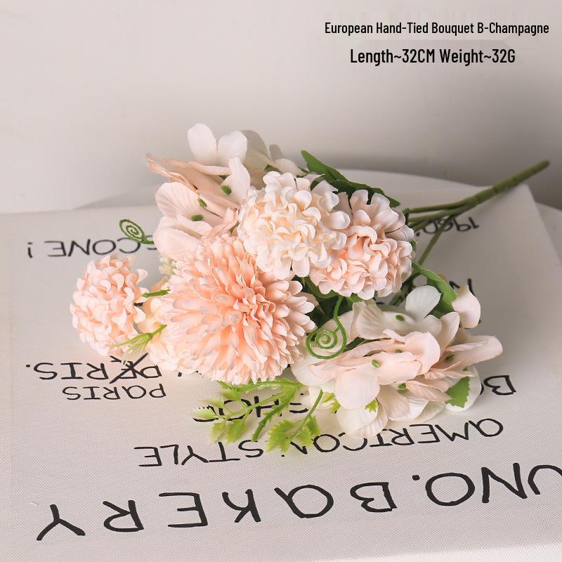 Kleiner gemischter künstlicher Strauß im europäischen Stil mit Hortensie und Chrysantheme