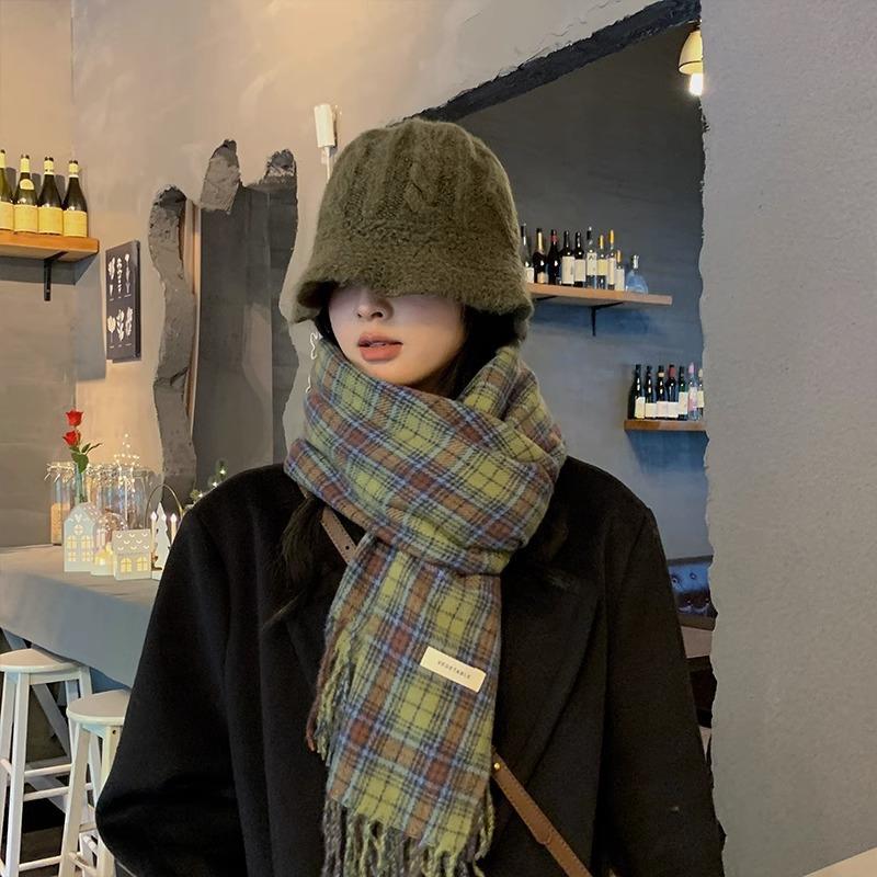 Retro green plaid scarf women's autumn and winter versatile personality advanced sense warm shawl scarf Korean new