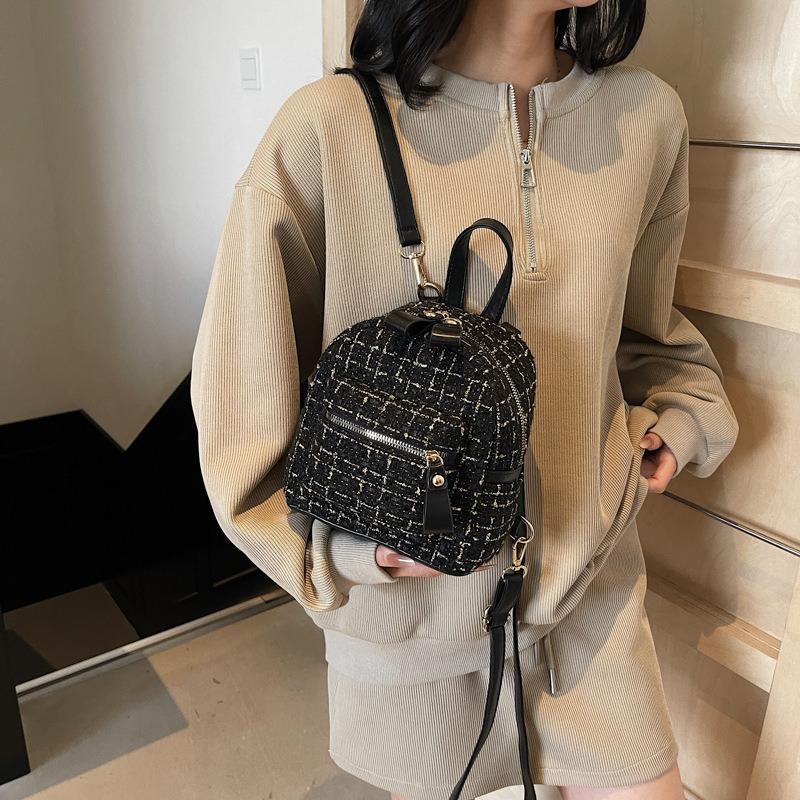 Niche Portable Backpack Women's New Fashion and Lightweight Travel Backpack To Work Commuter Mini Schoolbag