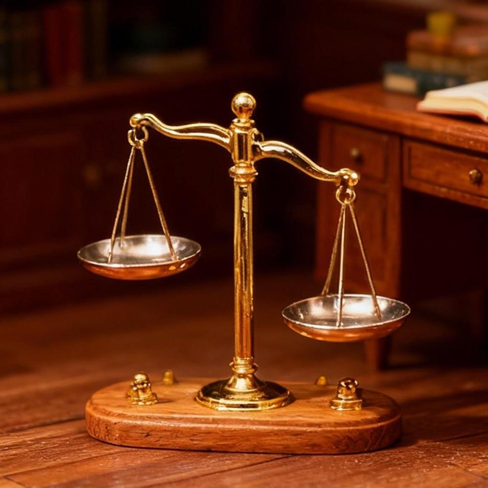 Mini Balance Scale Model 1:12 Antique Simulation Balance Dollhouse Decoration Photography Props