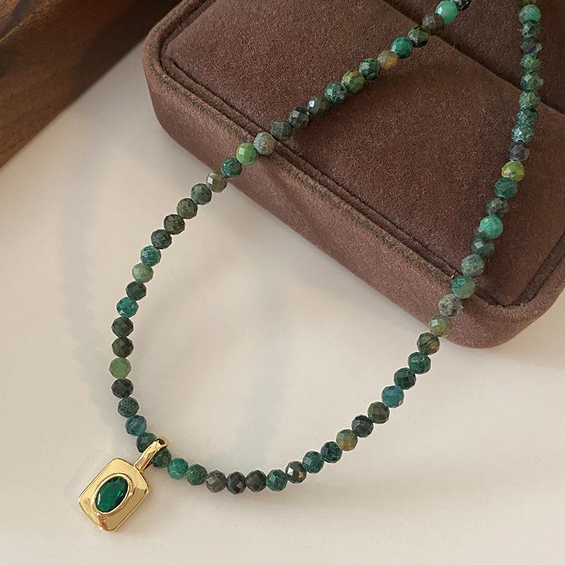 Handmade Green Strawberry Beaded Choker Necklace - Natural Stone, Non-Fading, High-End Women's Sweater Chain