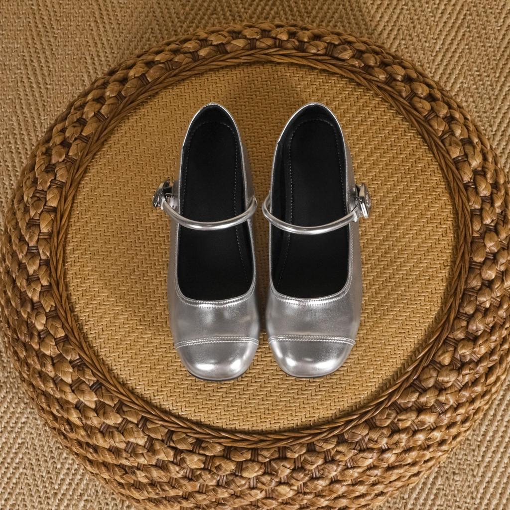 2025 autumn new comfortable thick-soled women's shoes soft soles are not tired, small people increase their inner height and show long legs, single s