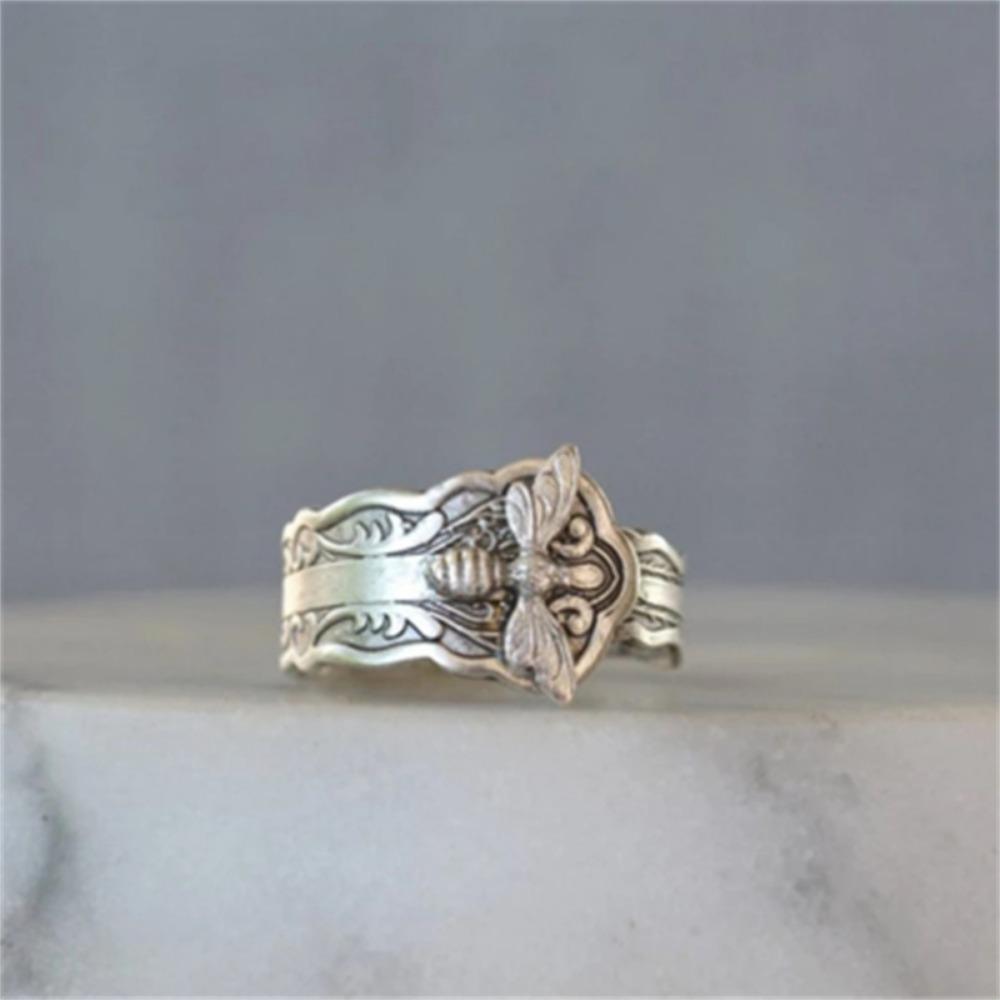 2024 Simple Trend Delicate Compact Metal Bee Spoon Ring Women's  Temperament Bohemian Style Jewelry WeddingEngagementRing