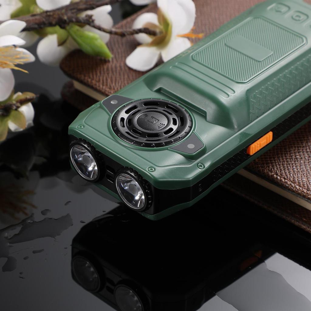 M6000 2G Button Mobile Phone 2.4inches Loud Speaker 2400mAh Flashlight Camera FM Support Four SIM Card Feature Mobile Phone