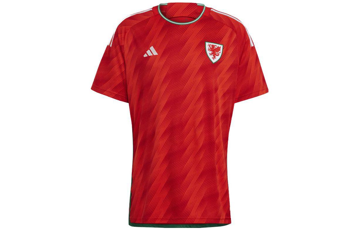 Adidas T Shirts Men s Red Crew Neck Moderate Straight Fit HC4176 XL