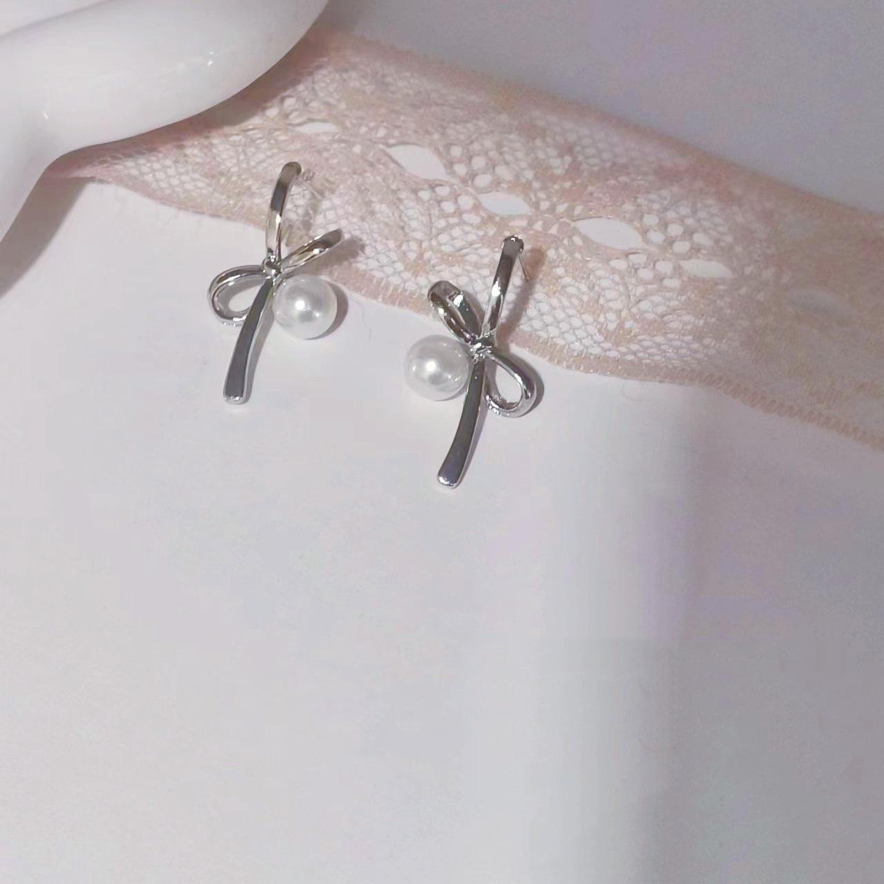 

Серьги-бантики с французским жемчугом Ballet Girl - роскошный летний стиль 2025 года