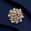 Retro Leaf Round Brooch, High-end Women's Exquisite Court-style Pearl Brooch, Niche Design Sense Brooch