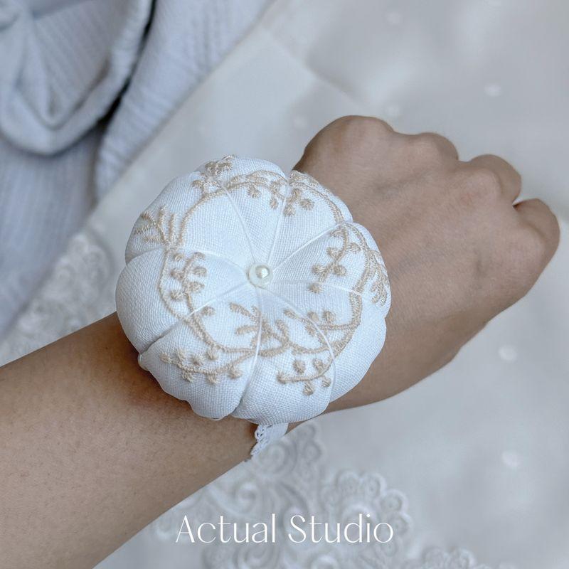 

Pin Cushion Bag Seat Embroider Needle Cushion Pin Cushion Needle Tie Bag Half Needle Seat Wrist Fabric Sewing Tool Cute Needle Tie Bag Default