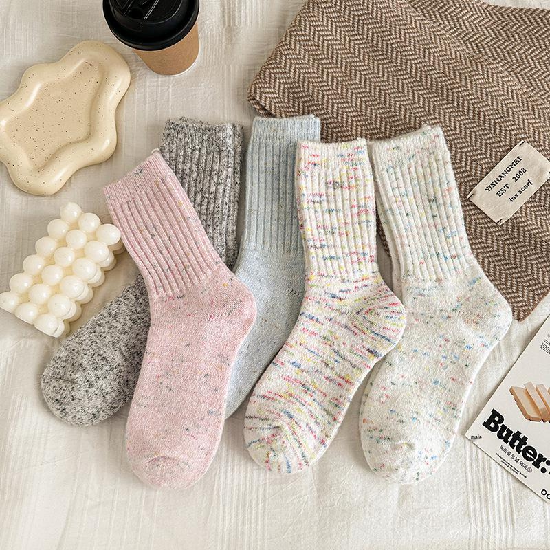 Zhuji Women's Korean-Style Thickened Polka Dot Mid-Calf Socks - Autumn/Winter Warm Long Pile Design